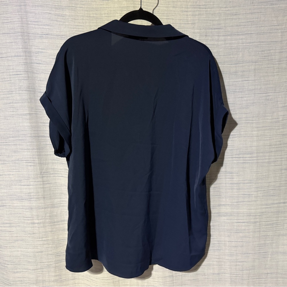 NWT Gaharu Navy Women's Collared Top - Picture 7 of 7
